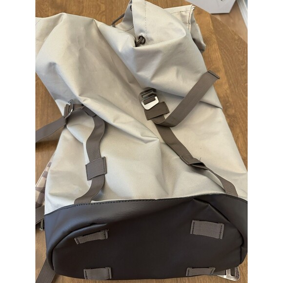 Wenzel Backpack Boulderdasche 30 Liter Capacity Khaki Plaid Discontinued 22x10x9 - Picture 2 of 14